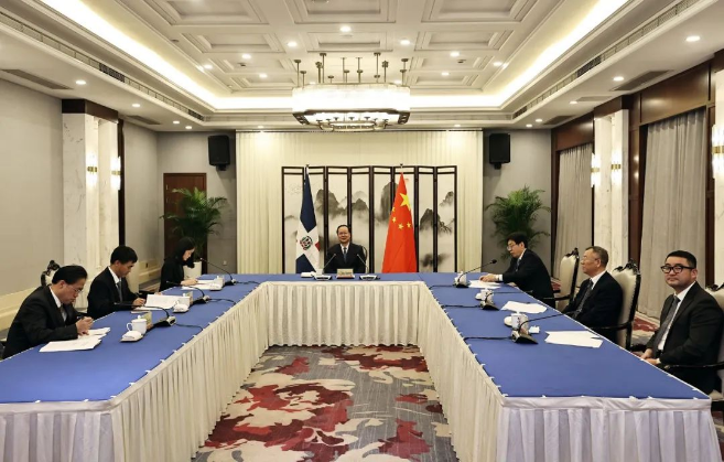 金年金字招牌(jinnian)环境“助力”多米尼加清运垃圾，毛伟明省长出席线上交接仪式